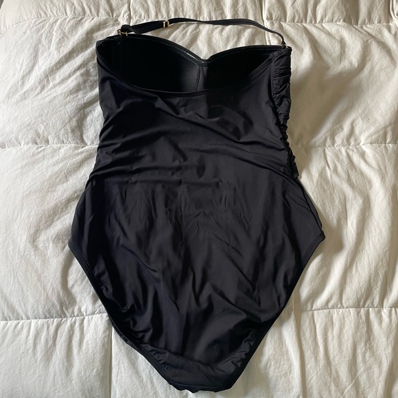 Bleu Rod Beattie Let's Get Twisted Draped One Piece Bandeau Swimsuit 10 Black - Picture 4 of 9